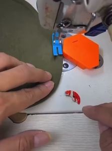 Nam châm NHỰA HÌNH VUÔNG HÌNH CHÉO dùng căn góccăn thẳng điều chỉnh đường maycó thước đo cự ly đến 35mm (Gía 1 cái)