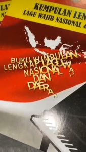 Buku Kumpulan Lengkap Lagu Wajib Nasional & Daerah Indonesia /bona books