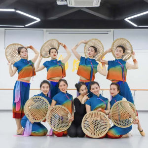 Spandex Traditional Chinese Dance Outfit for Women Perfect for Stage Performances and Birthday Parties Below 17 Years