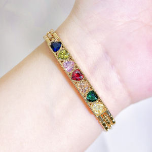 เลื่อมเครื่องประดับสตรีละเอียดอ่อนประดับด้วยเพชรสวิสหลากสีทรงหัวใจ AAA ลูกบาศก์เพทายสีเหลืองชุบทองระยิบระยับสำหรับ B344งานปาร์ตี้ตอนเย็น