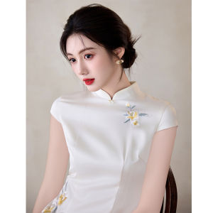 Modern Chinese Elegant White Qipao Dress