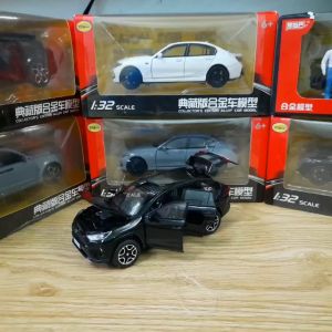 Đồ chơi xe mô hình ô tô Toyota RAV4 tỉ lệ 1:32 xe bằng kim loại có âm thanh và đèn