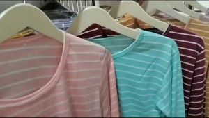 Blus Atasan Salur Wanita & Kaos Belang: Pilihan Modis dari Jessicashop95