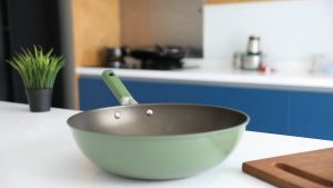 Sunland Wajan Batu Medis Anti Lengket Tahan Gores Ukuran 32cm PF10 Wok Fry Pan