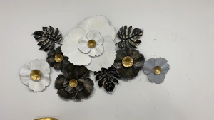 Light Luxury 3D Metal Wall Decor Iron Floral Wall Hanging for Living Room Bedroom TV Wall & Dining Room