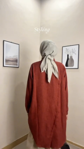 Vyo Dwyne Long Tunik Wanita Kekinian Jumbo Atasan Kemeja Polos Belah Belakang Terbaru