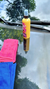 Premium Carnauba Wax Hydro Gloss Effect Protects Paint Hydrophobic Water Repellent Deep Gloss Shine Water Beads Shines Deep Protects Longer.