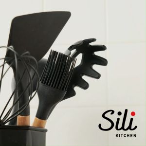 SILI Silicone Ice Cube Tray with Cover (8 21 holes) - Giant Ice Cube Mold in Grey and Red