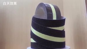 Pengeluaran Pihak Kilang Pita Pelekat Anti Gelincir Cahaya Malam Buram 10cm x 76cm Pita Amaran Keselamatan Bercahaya Pada Waktu Malam