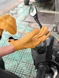Retro Yellow Leather Motorcycle Gloves Men Women Breathable Perforated Motorbike Racing Gloves Touch Screen Motocross Moto Glove