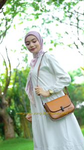 Tas Selempang Wanita Vintage Pengarep Moonzaya Bahan Leather Desain Korea Tas Bahu Elegan