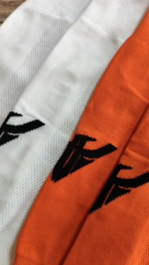 ถุงเท้าฟุตบอลยาว - ไม่มีกันลื่น, ขนาดฟรี สมุดประยุกต์ใหญ่ รูป 55-65 นาที รหัส ERK-S5002