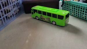 Đồ chơi xe buýt chạy pin_ Đồ chơi xe buýt chạy pin phát nhạc đèn Đồ Chơi An Toàn Cho Trẻ Em Xe Buýt Chạy Pin Màu Sắc Sinh Động - Lazada