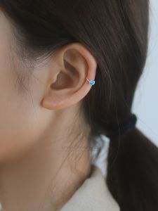 New 2025 925 Sterling Silver Small Ear Bone Studs Womens Unique Design High-End Sensation Ear Cuffs Allergy-Free Ear Hole Jewelry