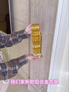 Hotata | Extra Thick Non-Slip Clothes Hanger