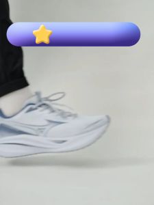 Mizuno Astro Plus รองเท้าวิ่งกีฬาลำลองชายหญิง