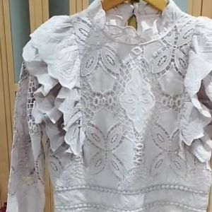 เสื้อลูกไม้แต่งระบายข้าง พรีเมียม รุ่น 20136