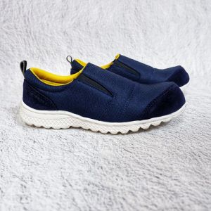 Sepatu Pria Sneakers Safety Sepatu SlipOn Safety Sepatu Kets Pria Ujung besi
