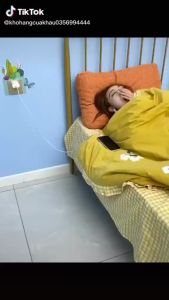Kệ Đỡ Điện Thoại Điều Khiển Treo tường  Remove Tivi Máy Lạnh Điện Thoại Có Khe Rãnh Cắm Sạc Chất Liệu Nhựa ABS