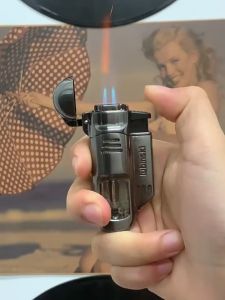 Hộp Quẹt Bật Lửa Khè Gas Lubinski YJA-10027 Khò 4 Tia Cực Mạnh Có Đục Tiện Lợi Thân Bật Lửa Trong Suốt Nhìn Rõ Lượng Gas