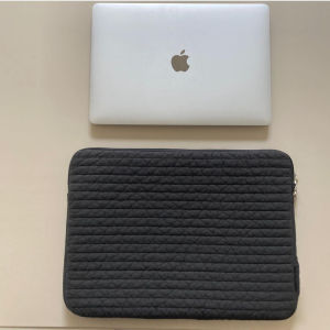 Lightweight Thin 2023 MacBook pro Notebook Case Female Style Anti-Fall Cotton Material Computer Bag Simple Commuter Bag