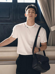 เสื้อยืดคอกลมแขนสั้นผ้าฝ้ายแท้สไตล์อเมริกันสีรุ้งสำหรับผู้ชาย ทรงหลวม สวมใส่สบาย ทรงปกติ