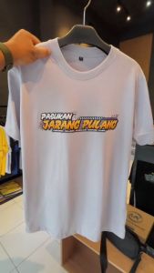 Kaos PASUKAN JARANG PULANG by Markaskaos.id / Kaos Kata Kata / Kaos Kekinian / Kaos Viral / Kaos Distro Premium / Kaos Pekerja Keras / Kaos Profesi Keren / Kaos Pria Wanita / Kaos Cotton Combed 24s