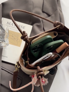 [BISA COD] 3136 Tas BeH Free Paper Bag + Tag Label + Gantungan Tas Slingbag Wanita Kekinian Bahan PU