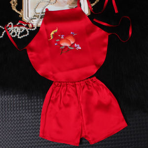 Traditional Embroidered Silk Baby Bibs 100% Silk Newborn Gift Red Stitched Baby Chest Protectors Suzhou Embroidery