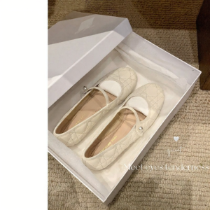 SHÉII | Giày Mary Janes Da Đính Nút Ngọc Trai Hình Kim Cương