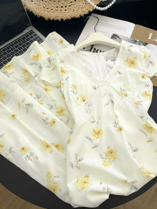 Áo sơ mi PAIBOLI cổ chữ V họa tiết hoa màu vàng