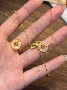 New Chinese Style Gold Snake Necklace Womens Autumn Winter Precision Snake Year Zodiac Lockbone Chain Jewelry  out