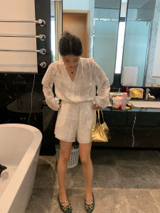 ชุดสองชิ้นแขนสั้นลายลูกไม้สีขาว เสื้อผ้าทำงานสไตล์ยุโรปฤดูร้อน 2024 สำหรับผู้หญิงวัย 25-35 ปี