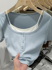 Dễ Thương Và Spicy Bé Gái Áo Thun Ngắn Tay Ôm Vừa Vặn Vuông Cổ Áo Áo Thun Nữ Thời Trang Thiết Kế Mùa Hè Phong Cách Mới Phiên Bản Hàn Quốc Mặc Văn Phòng