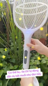Vợt bắt muỗi 2 chế độ công nghệ ánh sáng xanh tím mới thu hút muỗi tự bay vào sạc qua cáp USB rất an toàn 3 lớp màng bảo vệ. Bảo hành 6 tháng