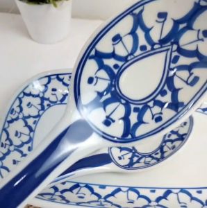 ทัพพี ทัพพีตักข้าว ทัพพีตักแกง ทัพพีลายไทย ที่ตักข้าว 9นิ้ว เซรามิก ลายไทย ลายคราม ลายสัปปะรด เข้าไมโครเวฟได้  เนื้อเงางาม เซรามิคอย่างดี เคลือบอย่างดี