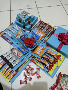hampers snack ulang tahun valentine anniversary hadiah untuk anak pasangan teman unik dan estetik