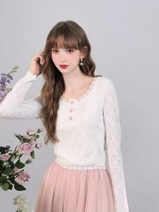HEYINI | Áo Thun Dài Tay Mới Mùa Xuân và Thu Thiết Kế Cổ Tròn Ren Trắng Dễ Phối