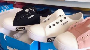 รองเท้าผ้าใบ รองเท้าสีขาว รองเท้าผู้หญิงลำลอง รองเท้านักเรียนลูกแมว รองเท้าแบน INS สตรีทแฟชั่น ต่ำ