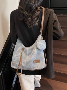 กระเป๋าทรง Tote Bag สไตล์ฮ่องกงย้อนยุคสำหรับผู้หญิง กระเป๋าสะพายข้างแบบสะพายข้างสำหรับใส่ของได้ปริมาตรขนาดใหญ่ กระเป๋าสะพายข้างแบบหนังนิ่มสามวิธี