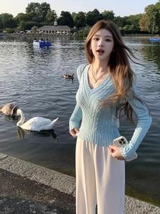 เสื้อชั้นในถักคอวีแขนยาวสีน้ำเงิน ทรงสลิมฟิต หวาน สำหรับผู้หญิง ฤดูใบไม้ผลิ 2025 เสื้อชั้นในผู้หญิง แขนยาว คอวี ทรงสลิมฟิต