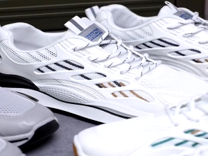 Sepatu sneakes pria sporty model terbaru type volans-TT89 sepatu putih sepatu olahraga dan joging