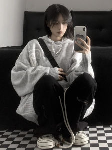 Áo Khoác Nỉ Màu Xám Có Mũ Trùm Đầu Phong Cách Retro Cổ Điển Cho Nữ Mùa Thu Đông Rộng Rãi Dệt Kim Áo Len Cổ Tròn Thường Ngày