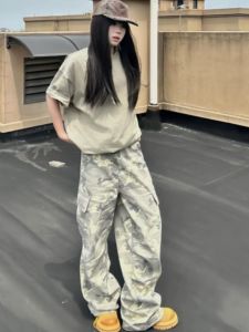 กางเกงทำงานลายพรางทรงหลวมขากว้างสำหรับผู้ชายและผู้หญิง กางเกงขายาวทรงตรงลำลองสำหรับใส่ไปทำงานในฤดูใบไม้ร่วง สไตล์ฮิปฮอปสตรีทแวร์