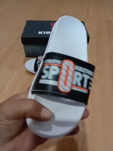 Sandal Anak Laki-Laki Karet Slipper Slide Selop Slipon Jepit Karakter Warna Hitam Usia 6-10 Tahun-KIDZTUBS1824100224