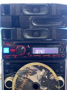 Máy phát nhạc liền Amply Alpine CDE-150E. Tính năng aux.usb.aux.cd mp3. radio. giành cho mọi loại xe.
