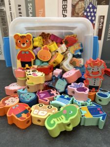 Educational Bead Stringing Toys for Toddlers 1-3 Years Old Baby Focus Training Wooden Blocks Early Education Intelligence Toys