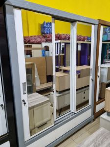 Lemari pakaian pintu sliding full cermin
