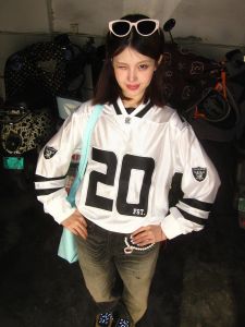 Áo Thun Dài Tay Cổ Chữ V Dáng Rộng Phong Cách Mỹ Cổ Điển Dành Cho Nam Và Nữ Mùa Thu Màu Tương Phản in Chữ Thường Ngày