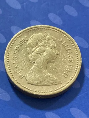 1983 UK Queen Elizabeth 1 Pound coin